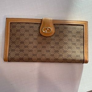Authentic Gucci Canvas and Leather PRISTINE Wallet!